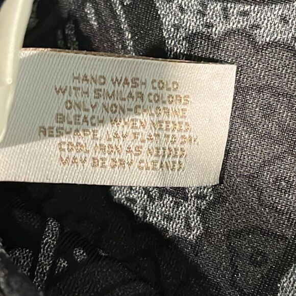 Sleeveless scoop neck paisley print knee length dress - Picture 10 of 13